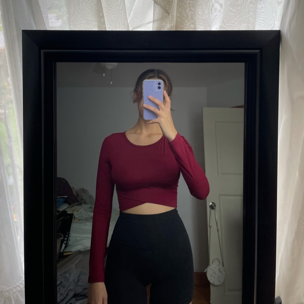 SHEIN athletic long sleeve crop top NWOT - Picture 3 of 4